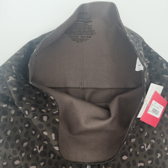 SPANX Look at Me Now Olive Leopard Seamless Slimming Leggings - Picture 6 of 7